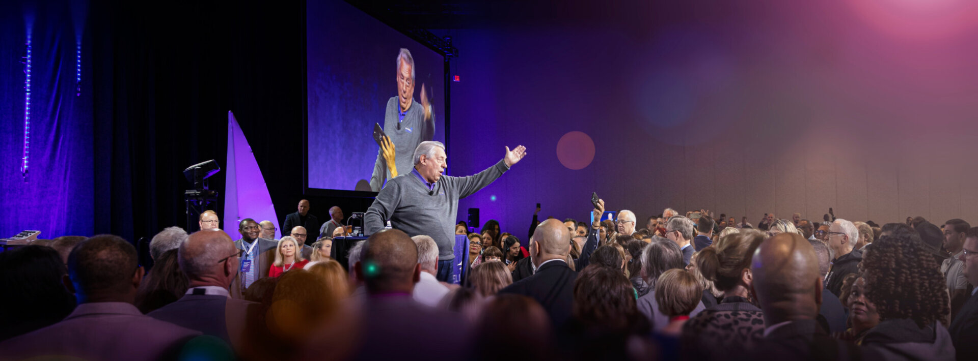 JM-on-stage-DMA_03082022_0189-2-scaled-1